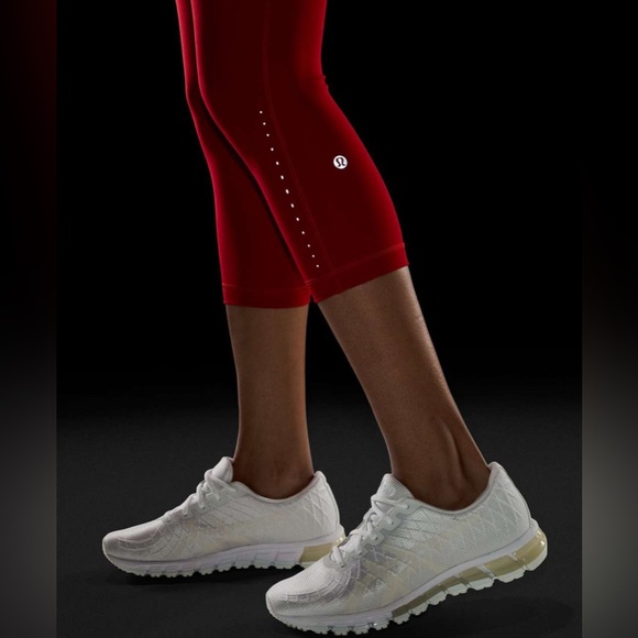 NWT Lululemon Swift Speed HR Crop 21" - Size 6 Dark Red - Picture 6 of 8